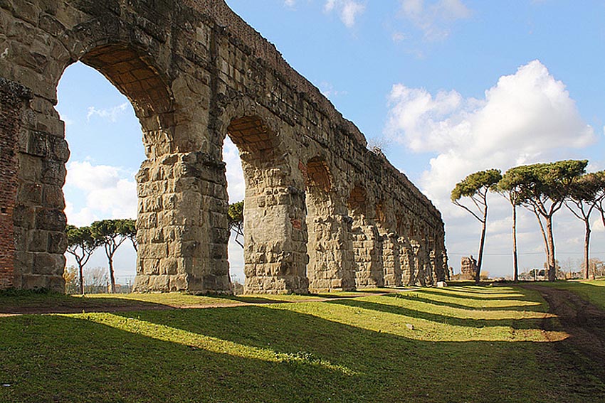 Le Mura e gli Acquedotti: le grandi architetture romane - I romani grandi costruttori